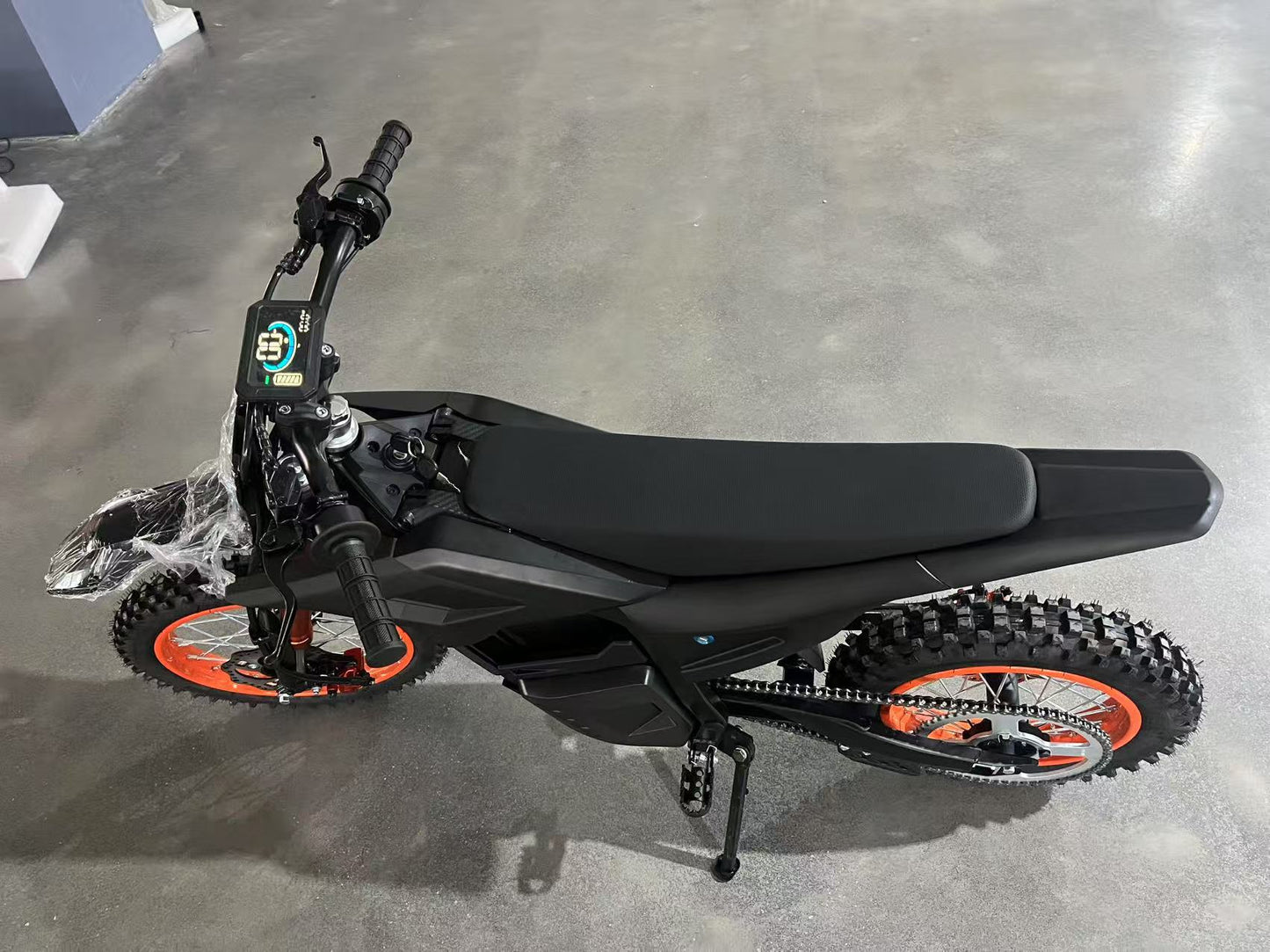 2200W 48V 21AH factory direct sales of cross-border Russian motorcycles, electric motorcycles, mountain bikes, off-road bikes and racing cars