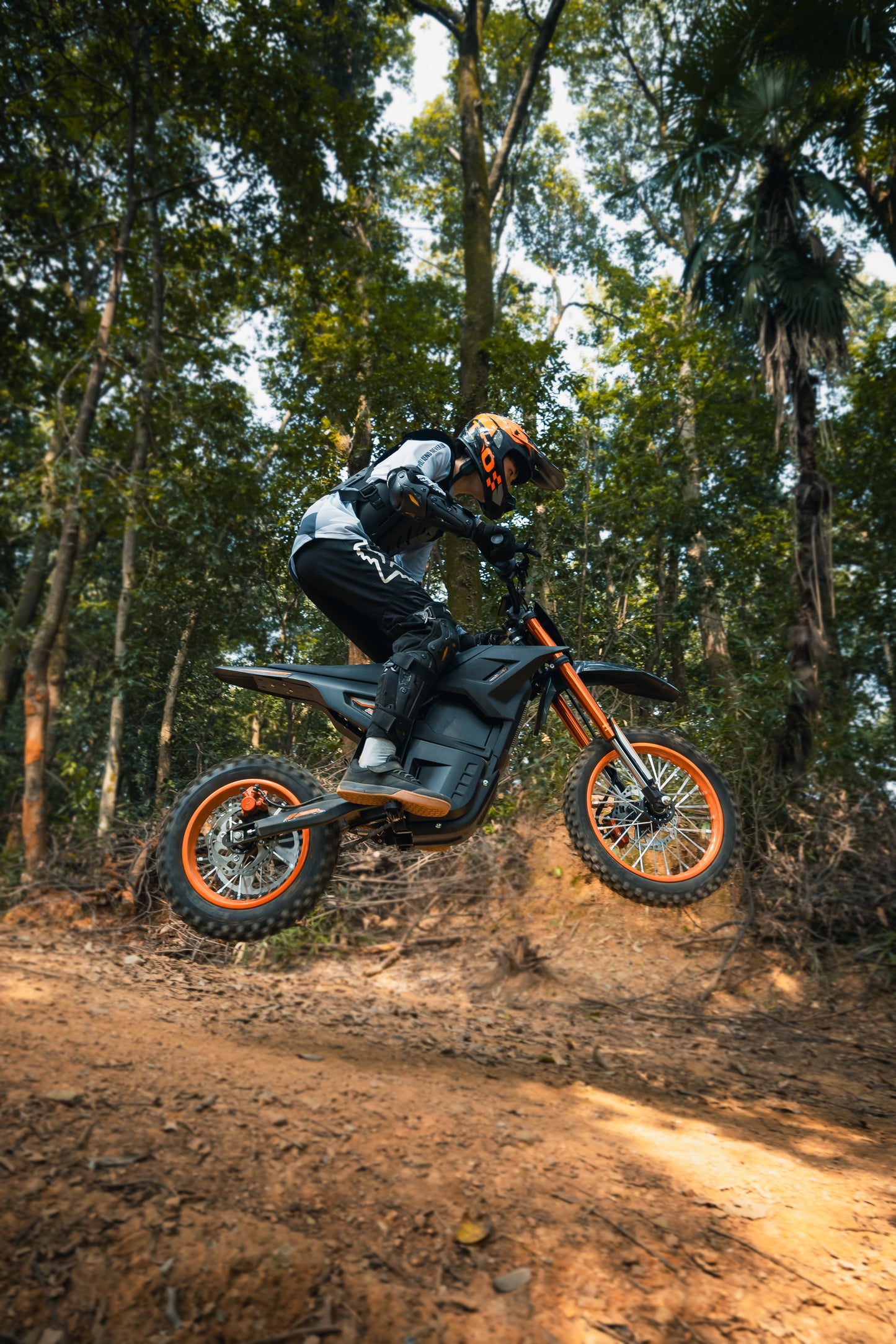 VankeHui，Factory electric vehicles, global supply，two-wheel electric motorcycles, 72V 6000W 25AH，Electric mobility scooter, unisex electric vehicle, long range, front and rear oil disc brakes