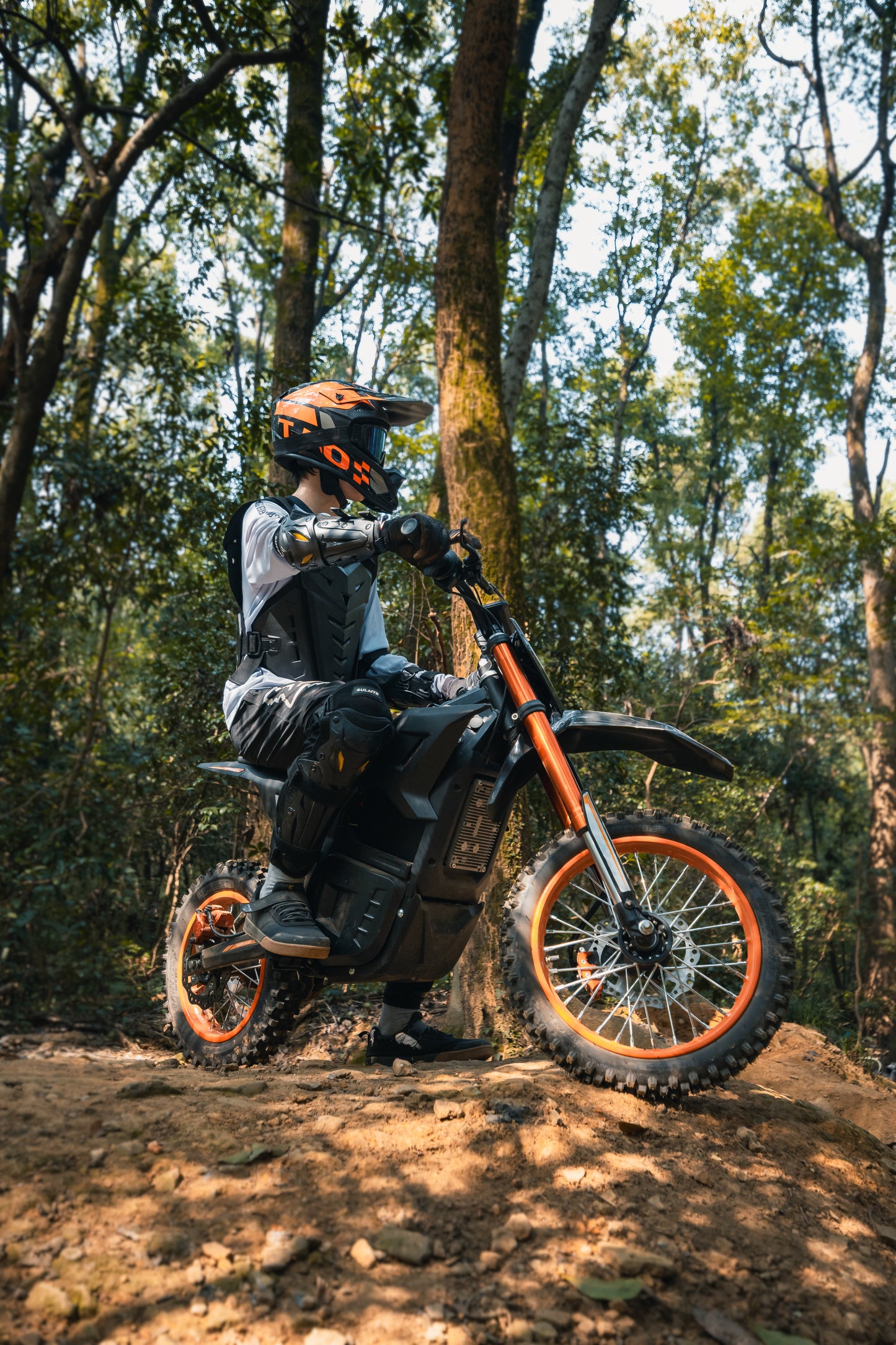 VankeHui，Factory electric vehicles, global supply，two-wheel electric motorcycles, 72V 6000W 25AH，Electric mobility scooter, unisex electric vehicle, long range, front and rear oil disc brakes