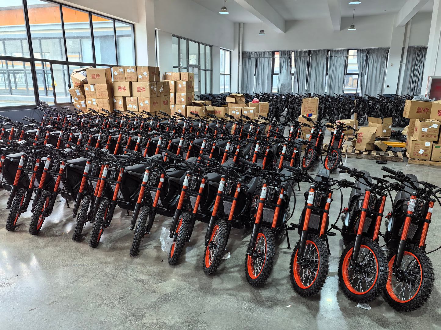 VankeHui，two-wheel electric motorcycles, 72V 6000W 25AH，Electric mobility scooter, unisex electric vehicle, long range, front and rear oil disc brakes